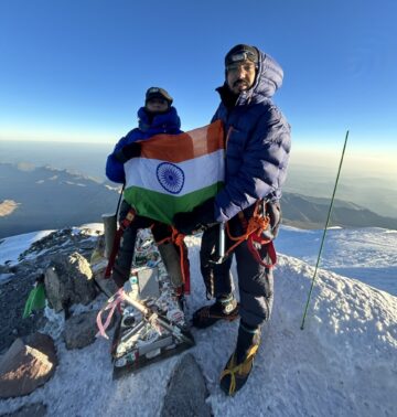 FIRST INDIAN COUPLE WHO CLIMBED MOUNT ELBRUS (5,642 m), DISPLAYED INDIAN FLAG, SANG THE NATIONAL ANTHEM AND PERFORMED 7 TIMES SUN SALUTATION