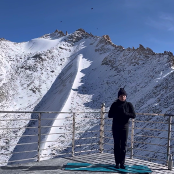 MOST SUN SALUTATIONS (108 SURYA NAMASKAR) PERFORMED AT KHARDUNGLA PASS (i.e. HIGHEST MOTORABLE PASS) (Female)